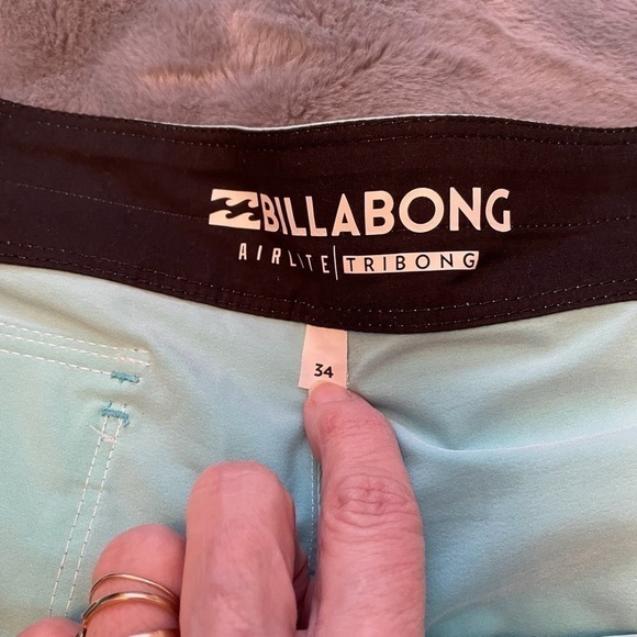 Billabong Tribong Airlite
Boardshorts - Size 34 - - Picture 11 of 12